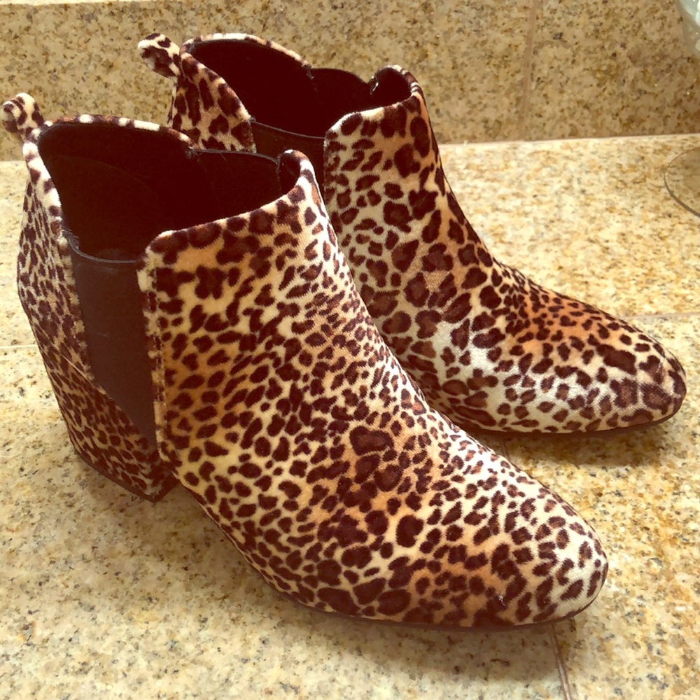 Leopard Print Booties 💕